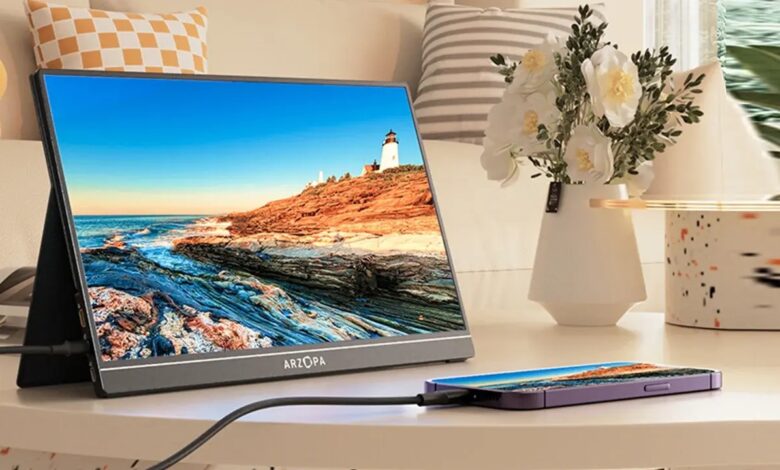 How Do You Connect a Portable Monitor to an iPhone or Android Phone